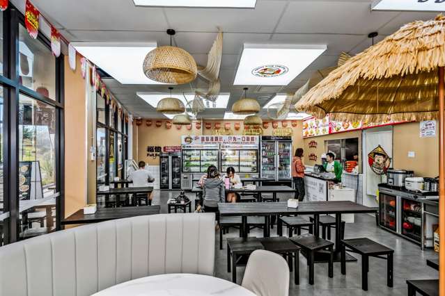 16/8 Oracle Drive Albany_4