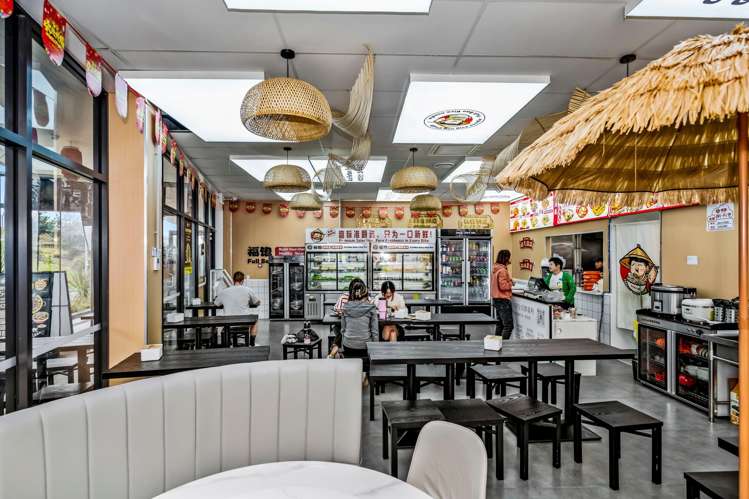 16/8 Oracle Drive Albany_4