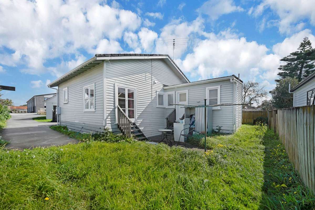 243 & 243A Panama Road_1
