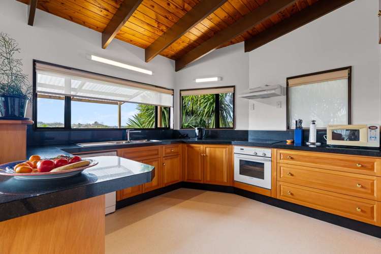 50 John Dee Crescent Red Beach_7