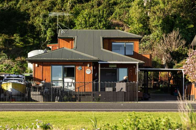 882 Thames Coast Sh25 Road Te Mata_2