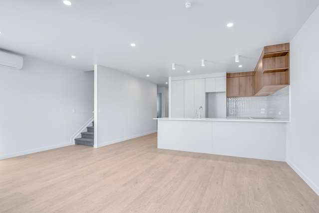 3/91 Shakespeare Street 11373_4
