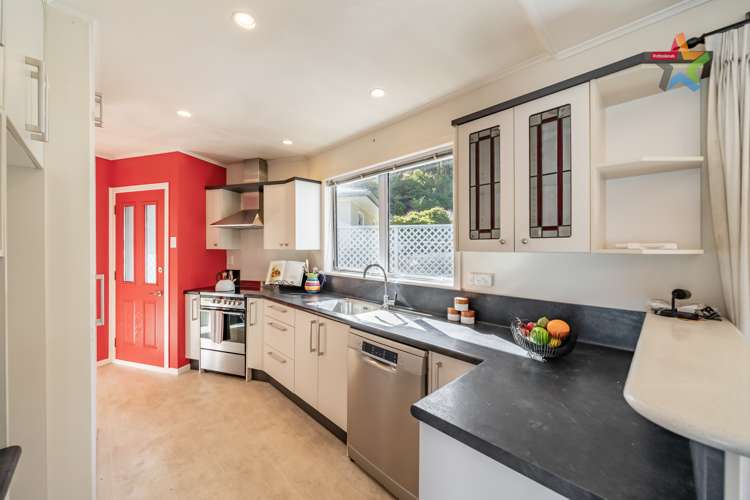 11 Mimihau Grove Wainuiomata_12