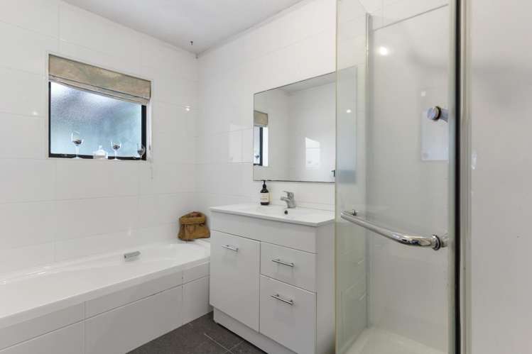 201 Carnoustie Drive Wattle Downs_13