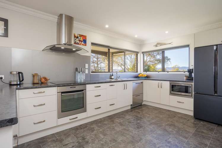 12 Crabb Road Okoroire_11