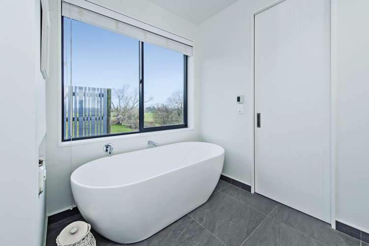 225 Ashley Road Cust_16