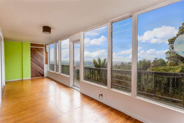 471 Scenic Drive Waiatarua_10