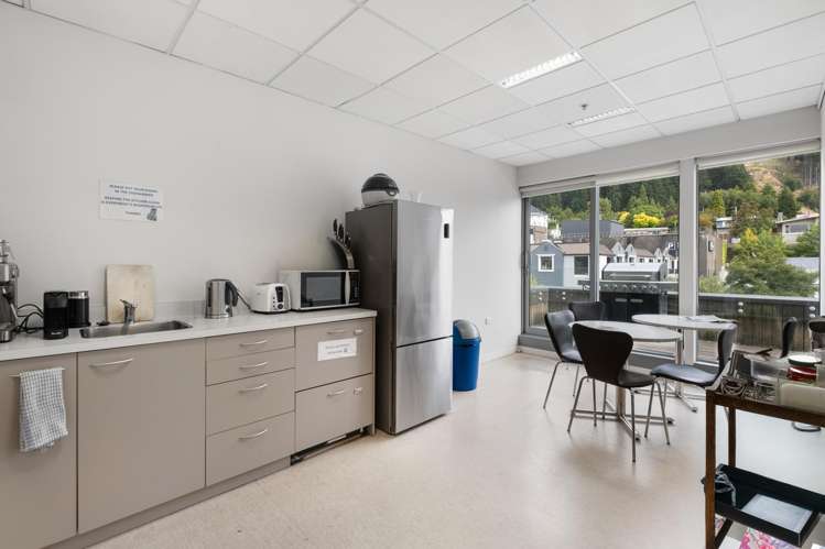 32 Rees Street Queenstown_8