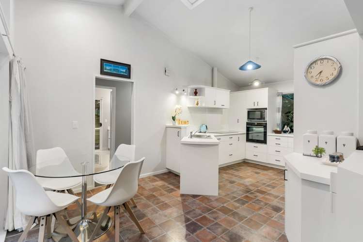 2/3 Tiri View Place Torbay_3