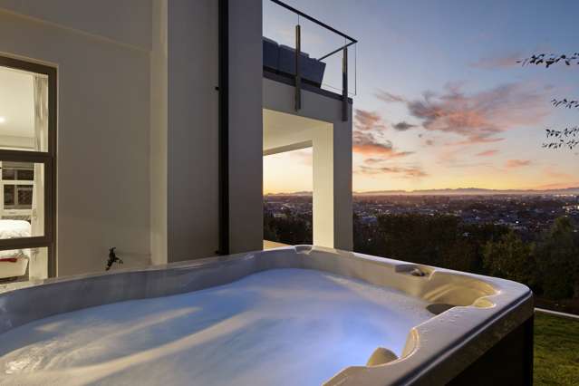 Post Earthquake Home With Scenic Mountain Views