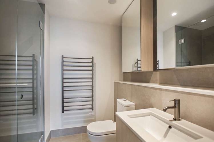 801/10 Commerce Street City Centre_5