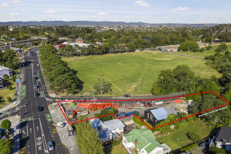1r Bullock Track Grey Lynn_0