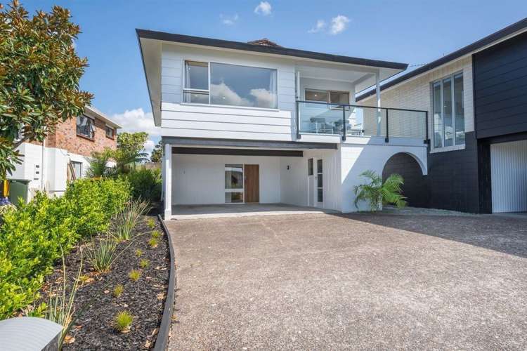 2/50 Seaview Road Castor Bay_0
