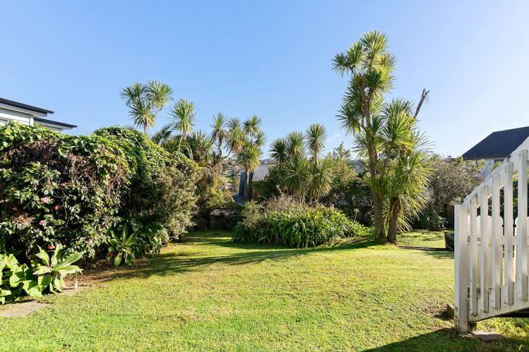 2/7 Arran Road Browns Bay_18