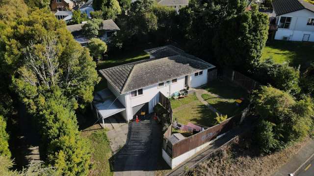 8 Makora Road Massey_1