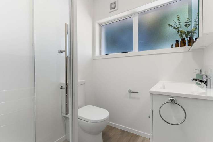 8/7 Lydia Avenue Northcote_12