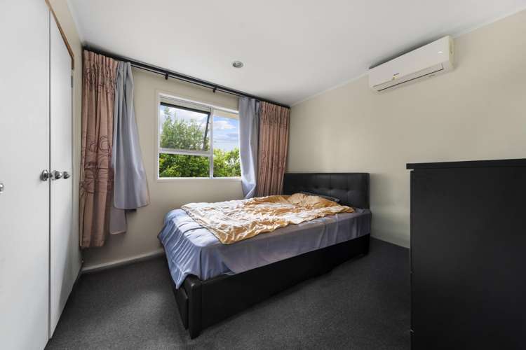 6 Theban Place Totara Vale_13