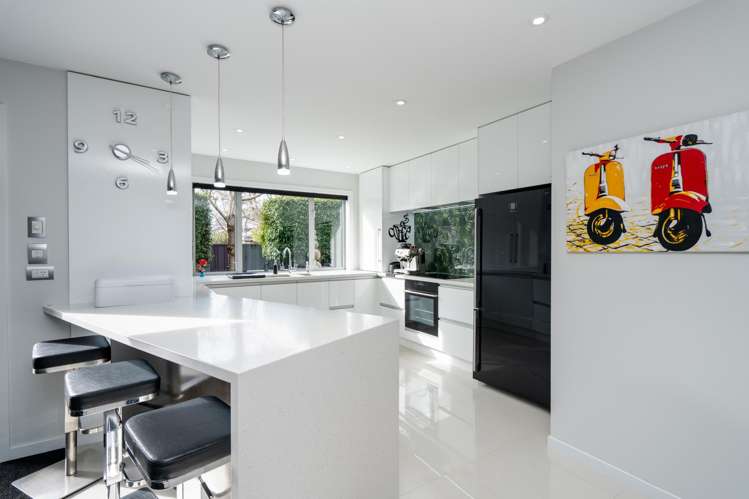 42 Russel Street_3