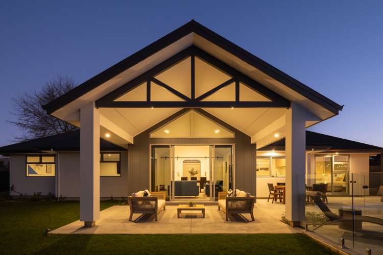 14 Waters Avenue Burleigh_4