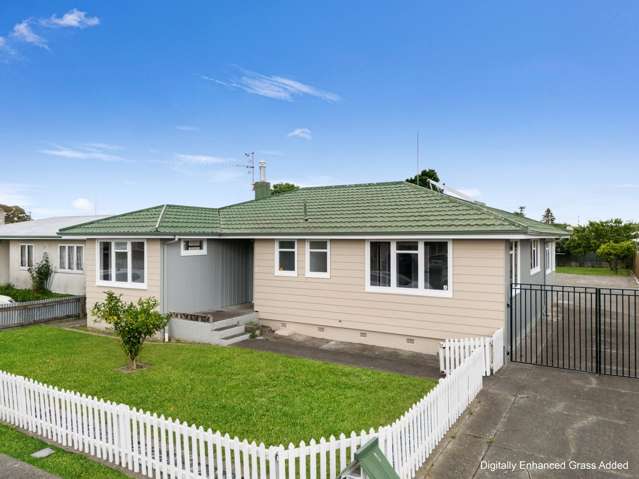 Bedrooms is it 3 or is it 4? you decide.