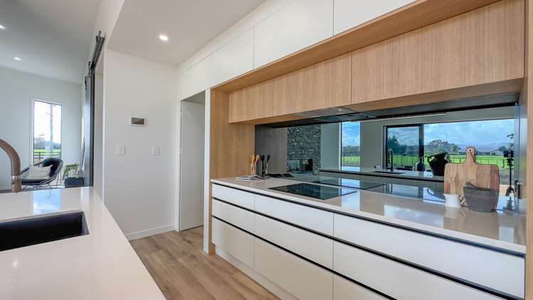 65 Livingstone Road Ngahinapouri_14