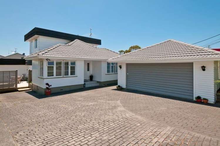 607 Beach Road Rothesay Bay_9