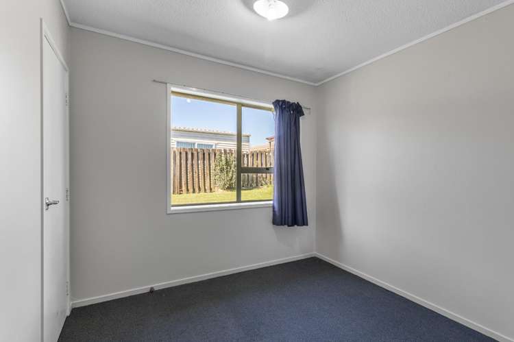 2/76 Millbrook Road 11401_7