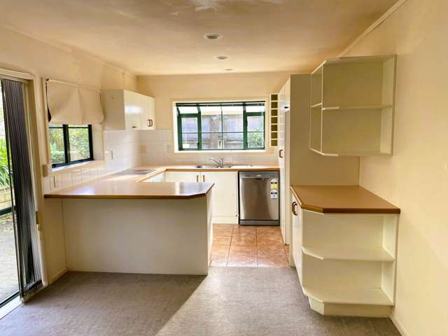 70 Gosford Drive Botany Downs_2