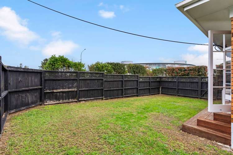 1/31 Taharoto Road Takapuna_13