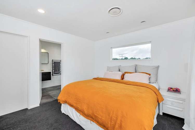 35 Caversham Drive Torbay_19