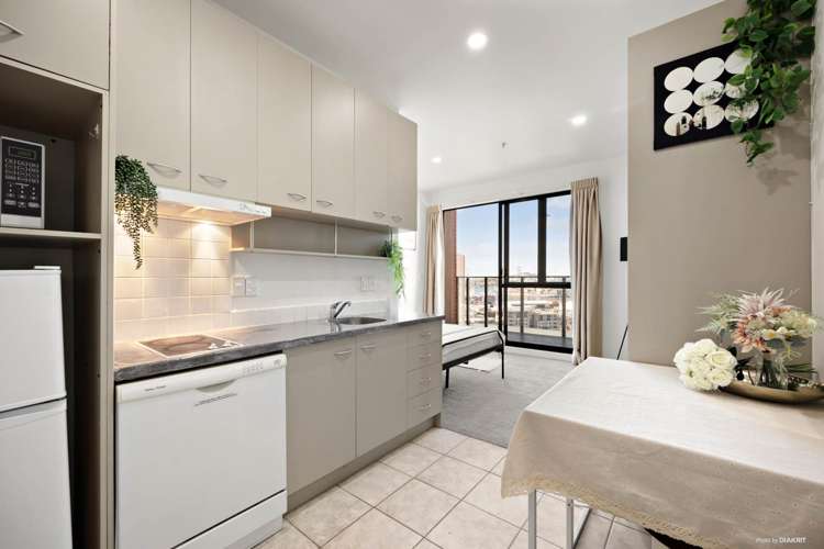 9G/50 Eden Crescent City Centre_5