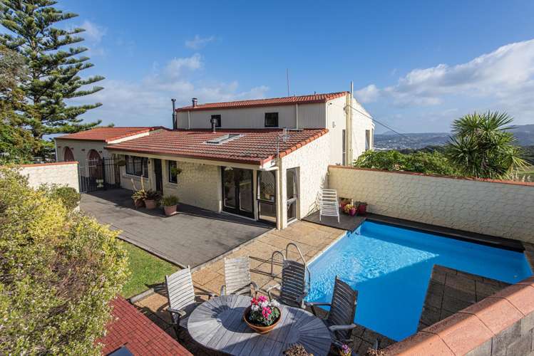 120 Memorial Drive Parahaki_2