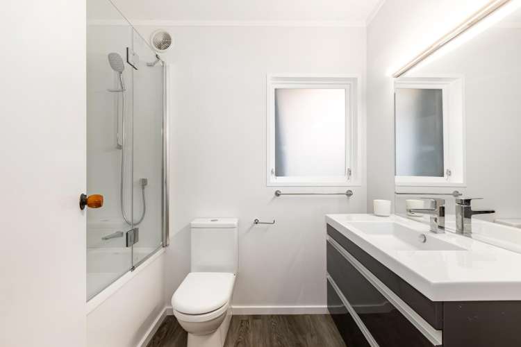 5 Lethenty Way Karori_21