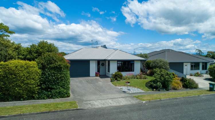 7 Mary Ann Muller Crescent Stoke_15