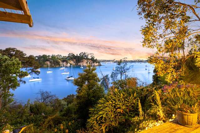 Prime waterfront with spectacular views