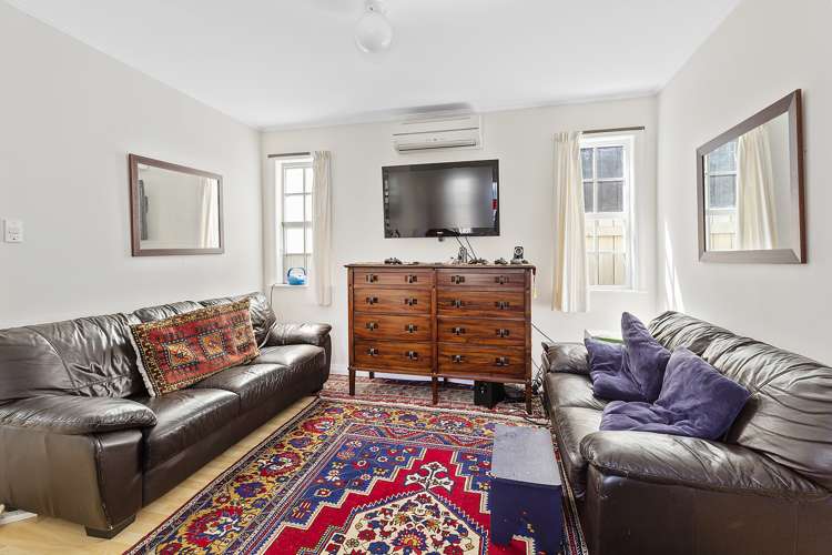 68 Lyall Parade Lyall Bay_1