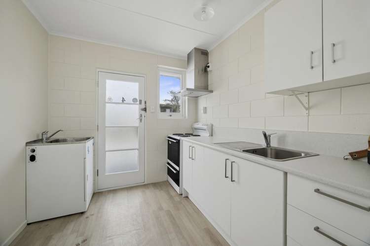 57C, D & E James Street Glenholme_16