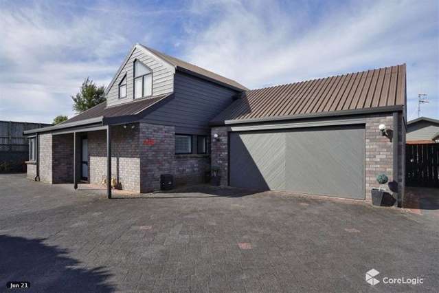 Family Living In Popular Saint Andrews
