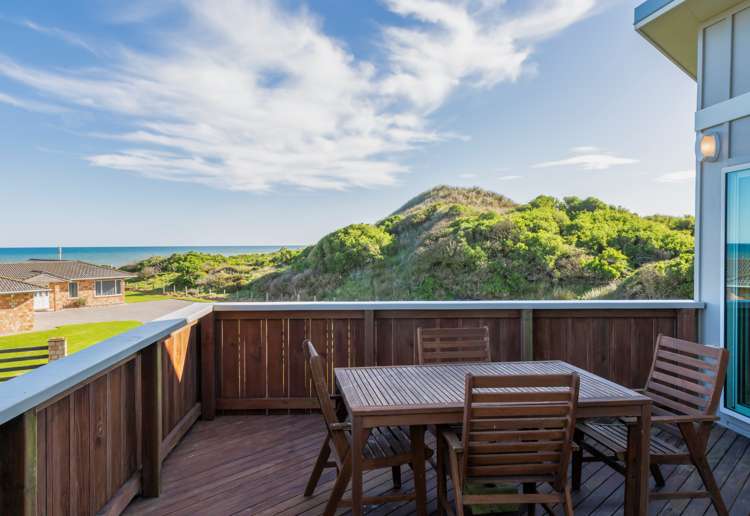 285 Tai Road Opunake_1