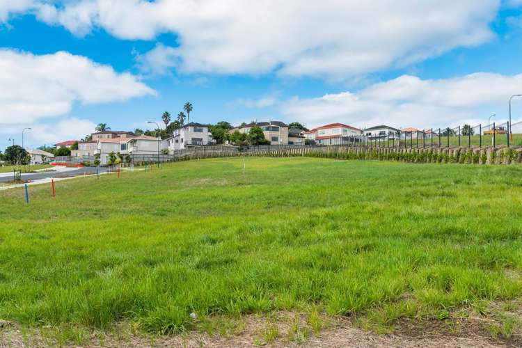 46 Fernhill Way Oteha_13