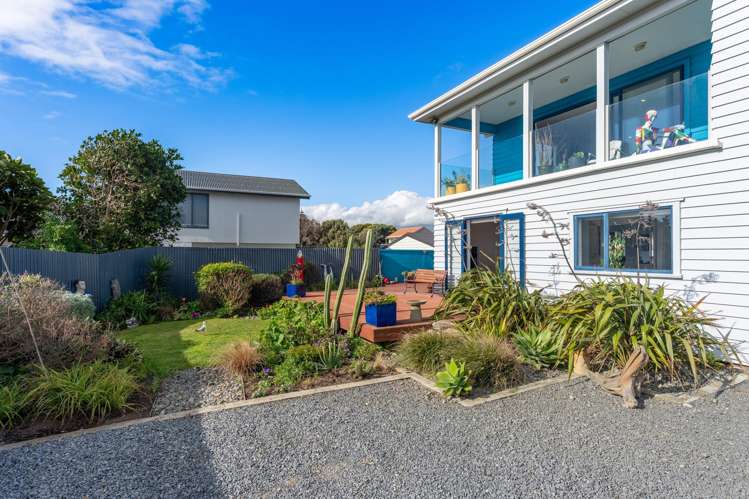 100B Marine Parade Otaki Beach_10