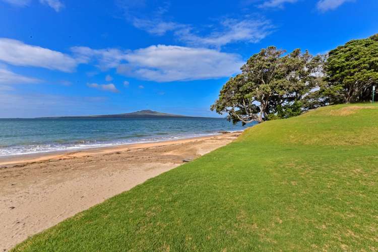 26 Merani Street Narrow Neck_17