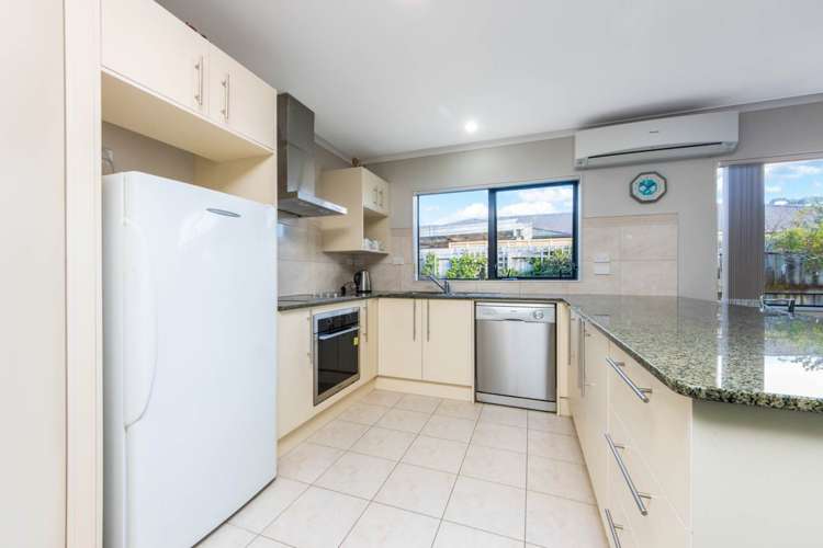 21 Raabia Close Parakai_7