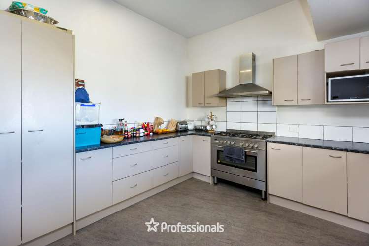 24 Bouverie Street Petone_7