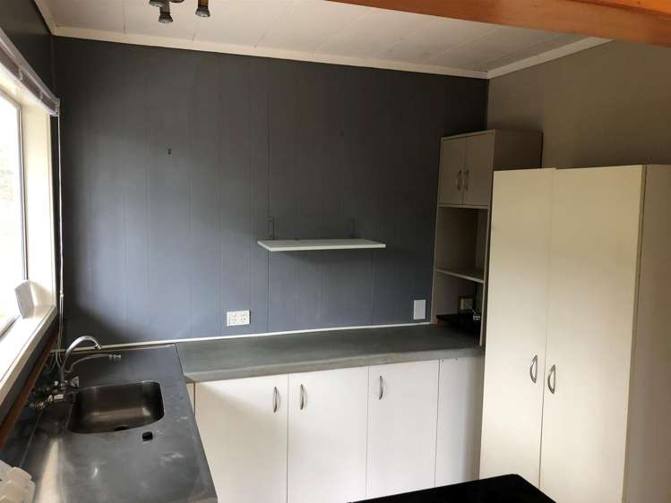 2/8 Keeling Road Henderson_7