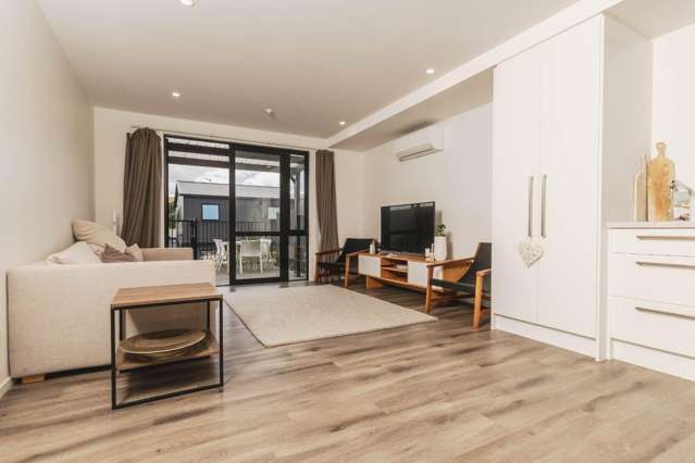 Semi Furnished Three Bedroom Townhouse Mount Roskill