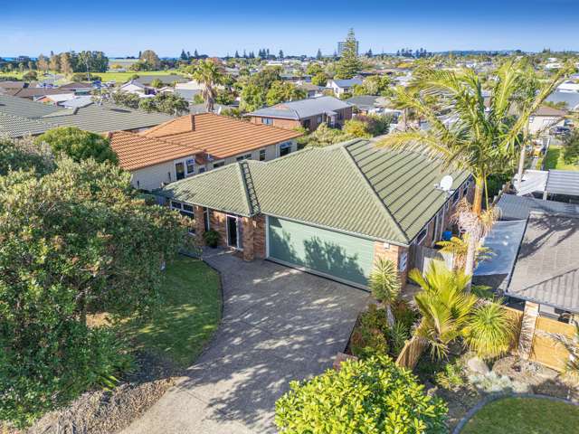 25 Chesterfield Way Orewa_1