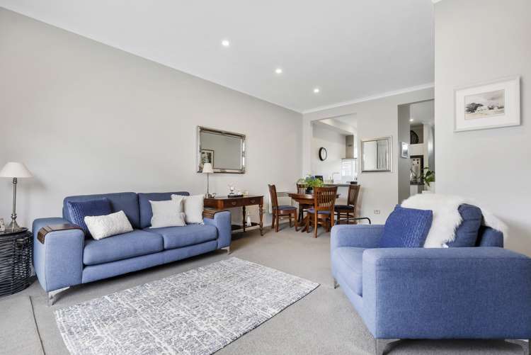 115 Bonair Crescent Silverdale_8