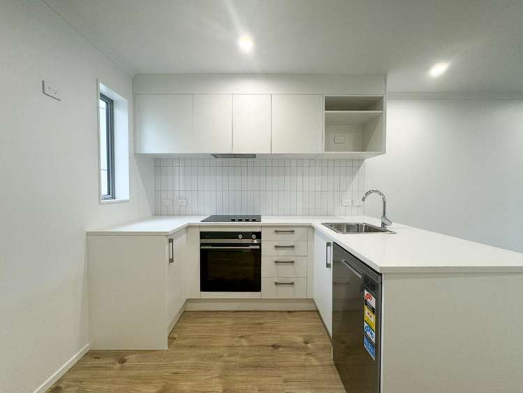 49 Ngae Place Mangere East_2