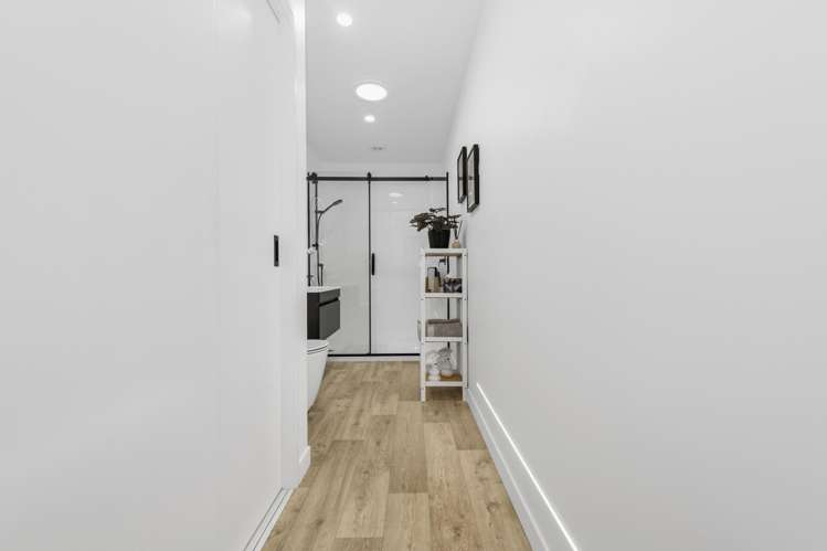 2/10 Pinewood Grove Botany Downs_10